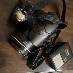 Canon SX40 DSLR camera. Practically new!!!